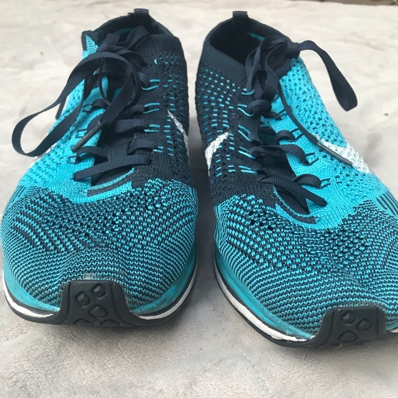 Nike Flyknit Racers - Picture 5 of 10